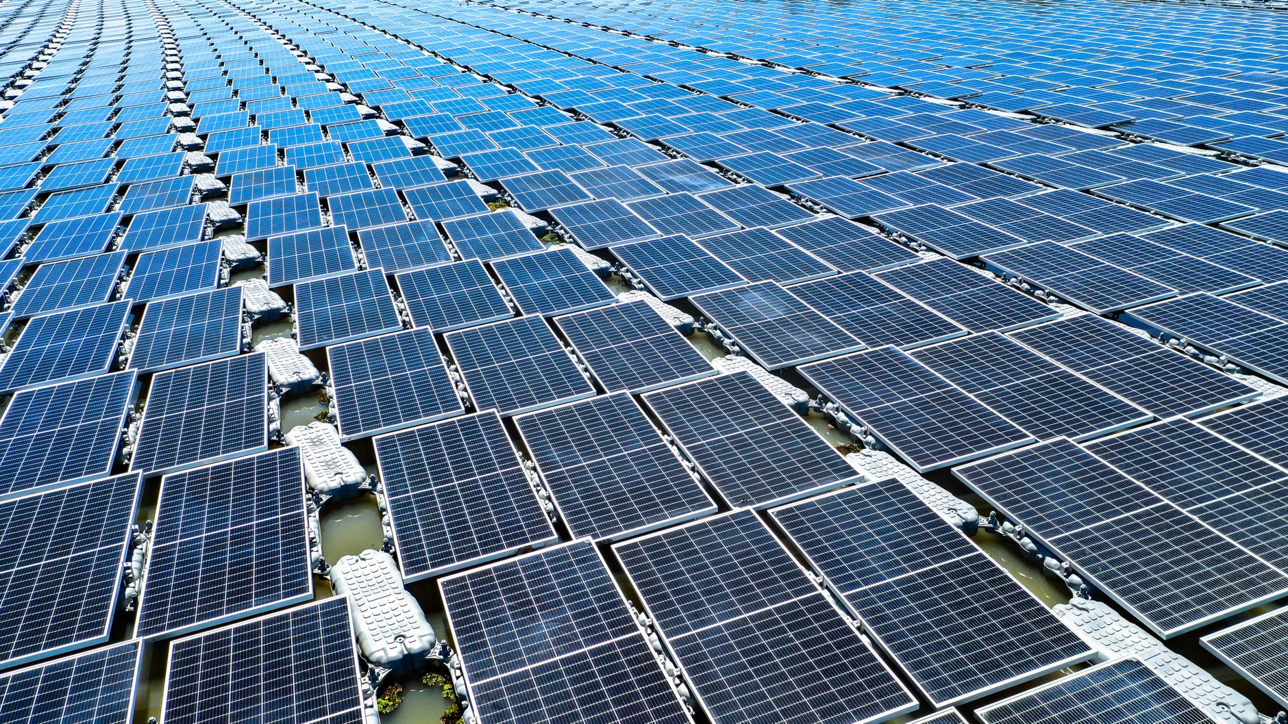 Green Energy Solutions in UK Seaports Green Energy Solutions in UK Seaports
