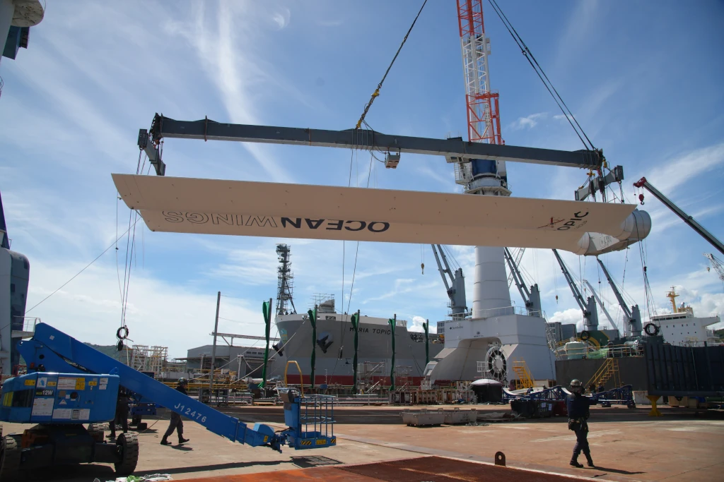 Topic, TSUNEISHI SHIPBUILDING and OceanWings complete rigid tiltable wingsail retrofit aboard the bulk carrier MARIA TOPIC