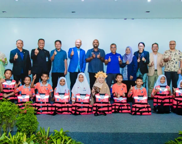 DP WORLD SUPPORTS SAFER BOAT JOURNEYS TO SCHOOL IN SABAH