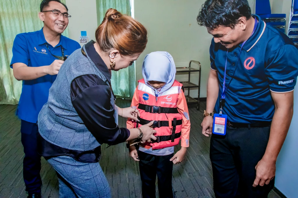 DP WORLD SUPPORTS SAFER BOAT JOURNEYS TO SCHOOL IN SABAH